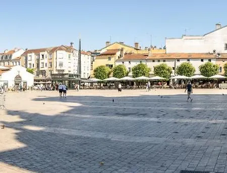 Magnifique Duplex Climatisé De 40m² *